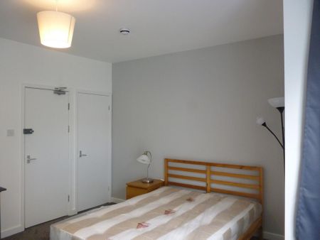 4 bedroom terraced house to rent - Photo 4