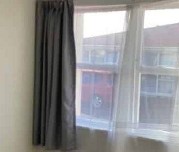 Tidy Two Bedroom - Close to the University - Photo 1