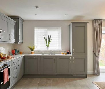 4 bedroom semi-detached house to rent - Photo 3