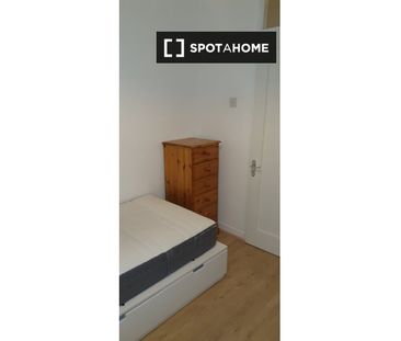 Room in shared flat for rent in Grace Park, Dublin - Photo 5