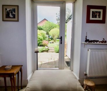 2 bedroom semi-detached house to rent - Photo 4