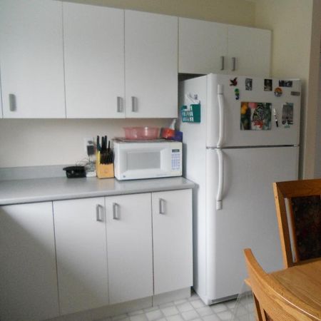 Beauport, grand 4 1/2, 2è balcon, peinture récente, propre - Photo 4