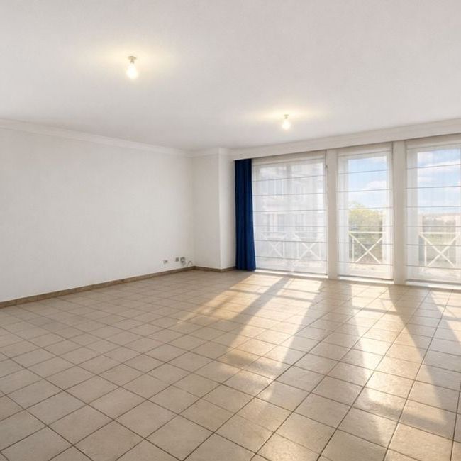 Appartement te huur in Roeselare voor € 750 met 2 slaapkamers - Photo 1