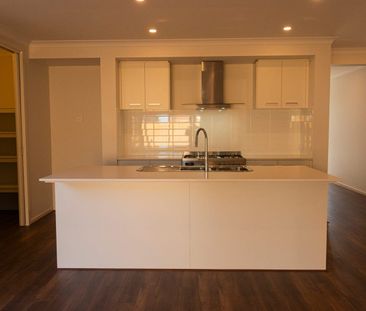 A Brand New Family Home in Tarneit – Style, Space & Modern Comfort! - Photo 5