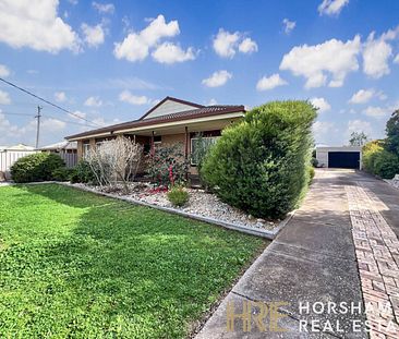 Large 3 bedroom Family Home - Photo 1