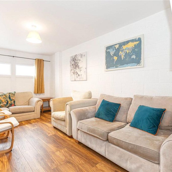 6 bedroom semi-detached house to rent - Photo 1