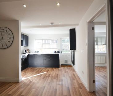 2 bedroom semi-detached house to rent - Photo 6