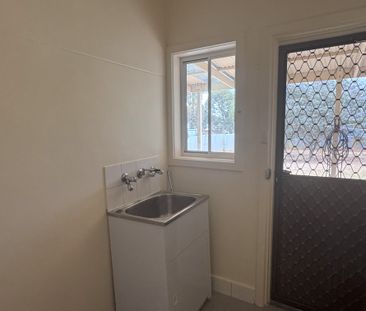 Three bedroom home - Photo 6