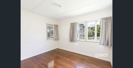 Charming Post-War Cottage in Prime Ashgrove Location - Photo 4