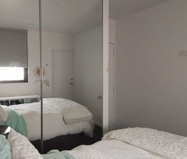West Melbourne - Photo 3