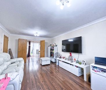 North Farm Road, Farnborough, GU14 - Photo 1