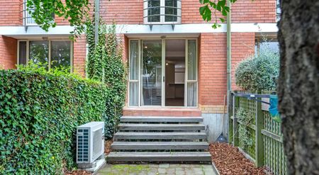 Short term 2 bedroom City Apartment with garage - Photo 3