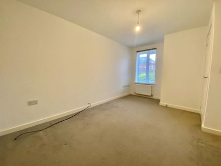 Hampton Gardens - Photo 2