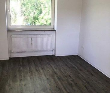 Großzügige, renovierte, helle 3-Zimmer-Wohnung mit großem Balkon in... - Photo 1