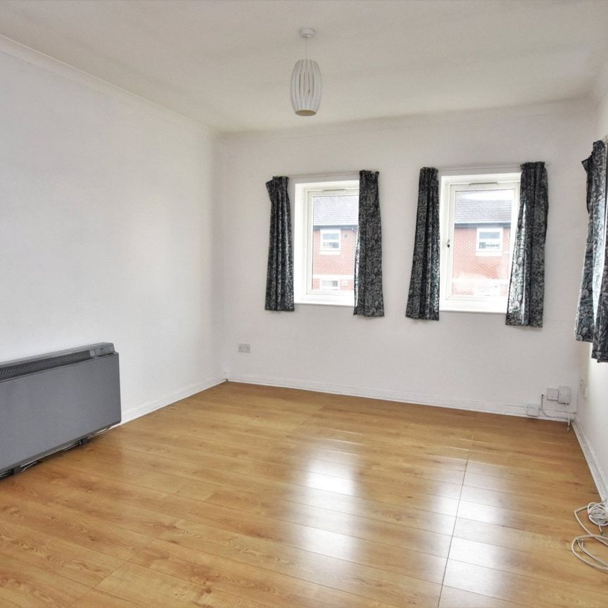 Elizabethan Court, St Leonards, Exeter, Devon, EX2 - Photo 1