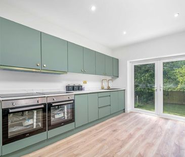 Tolcarne Drive, Pinner - Photo 2