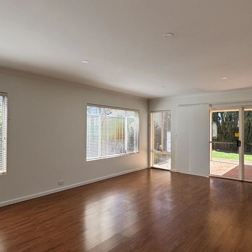 Spacious 3-Bedroom plus study that could be a 4th bedroom renovated Home in Prime Ardross Location - Photo 1