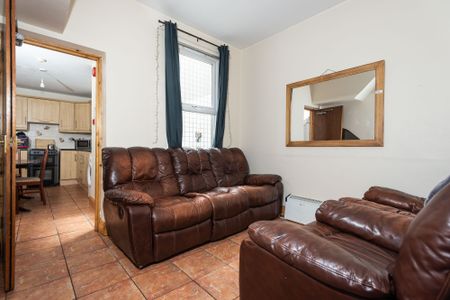 8 Cadogan Street, Belfast, BT7 1QW - Photo 2