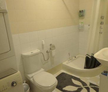 Te huur in het centrum van Bussum, een ruime studio met eigen voorz... - Foto 3