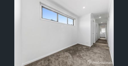 Modern Family Living with Style and Space - Photo 4