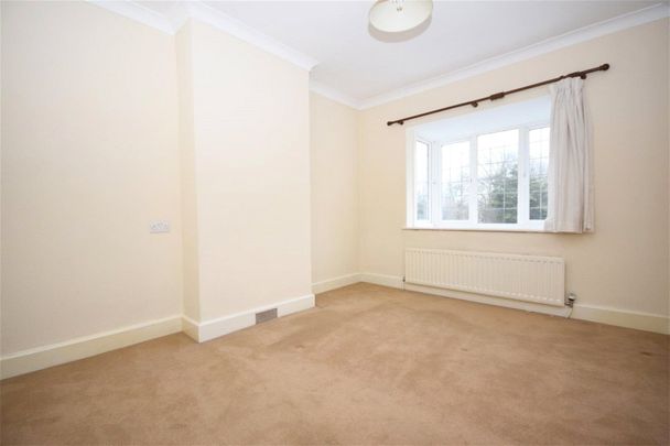 Whitton Road, Twickenham, Middlesex, TW1 - Photo 1