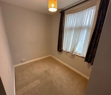 3 Bed Terraced House, Cecil Avenue, IG11 - Photo 5