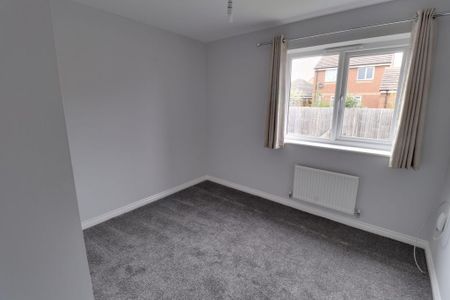 2 bedroom semi-detached house to rent - Photo 5