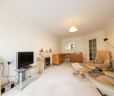 1 bedroom retirement property to rent - Photo 2
