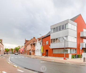 Ruim en lichtrijk gelijkvloers appartement met 2 slaapkamers - Photo 2