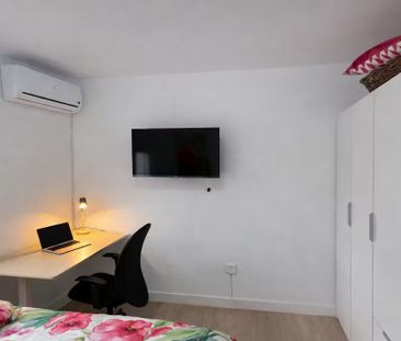 Calle de Arlanza, Madrid, Community of Madrid 28019 - Photo 3