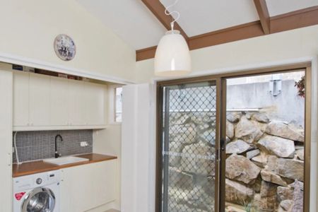 ELEVATED, QUIET POSITION - Photo 4