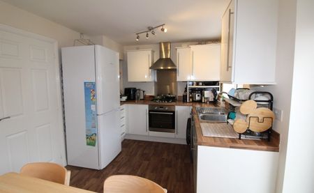 Station View, Morley, LS27 - Photo 2