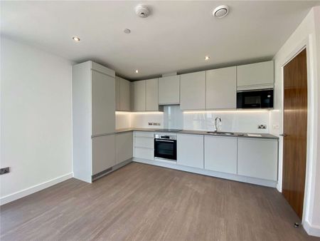 ** 1 MONTH RENT FREE FOR NOVEMBER MOVE INS ** Rent at Thames Quarter; this 4th floor, 2 bedroom, 1 bathroom, apartment with superb on site residents facilities. - Photo 3