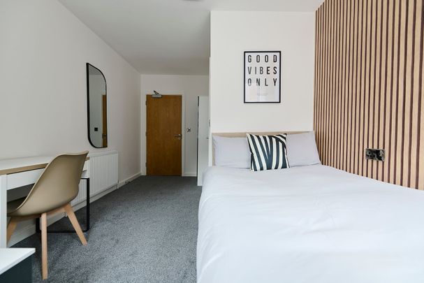 7 Bed Flat, Princess House, S1 - Photo 1