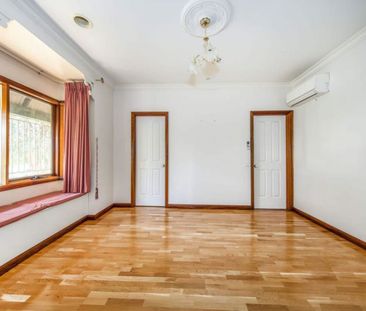 PERFECTLY PRESENTED! - Photo 5