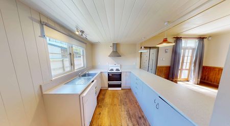 City Centre - 3 Bedrooms - Photo 3