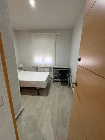 Piso de alquiler en Calle de Toledo, El Perchel - Foto 3