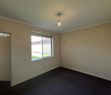 Neat and Tidy 3 Bedroom Unit! - Photo 6