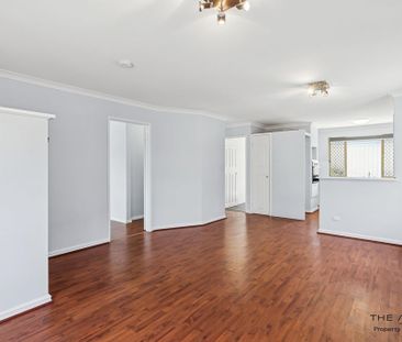 Comfort & Convenience in Queens Park - Photo 1