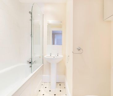 Lansdown Grove Lodge, Bath, BA1 - Photo 1