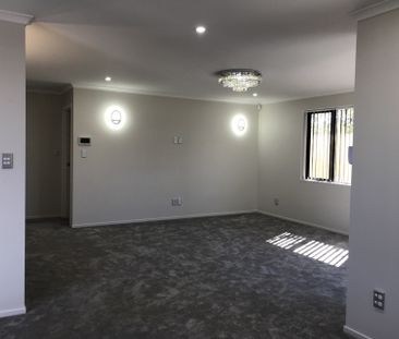 MANUREWA, 3 BEDROOMS - Photo 3