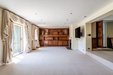 5 bedroom detached house to rent - Photo 2