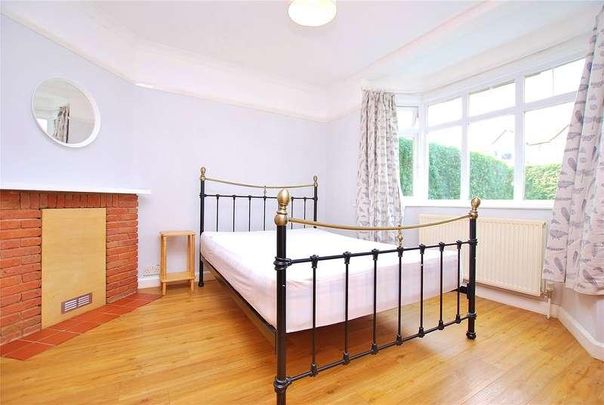 Cherry Tree Avenue, Guildford, Surrey, GU2 - Photo 1