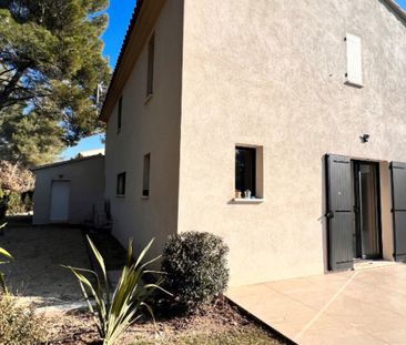 EGUILLES - Villa récente de 175m² avec piscine - Photo 6