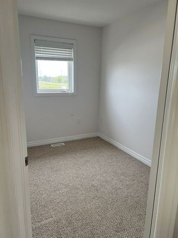 For Lease - 68 Bloom Crescent, Hamilton, Ontario - Photo 5