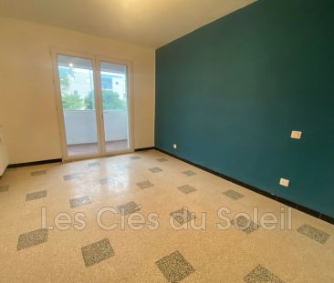 Location appartement 5 pièces 82 m² Hyères - Photo 6