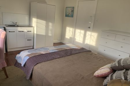 1/80 Scott Road, Herston, QLD, 4006 - Photo 3