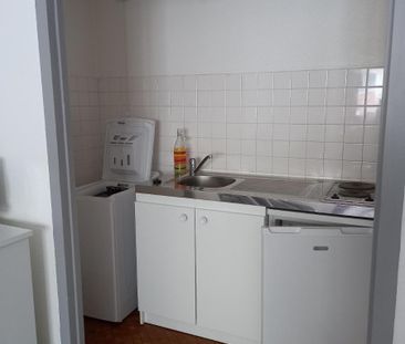 Location Appartement 1 pièce 31m² ST ETIENNE 42000 - Photo 3
