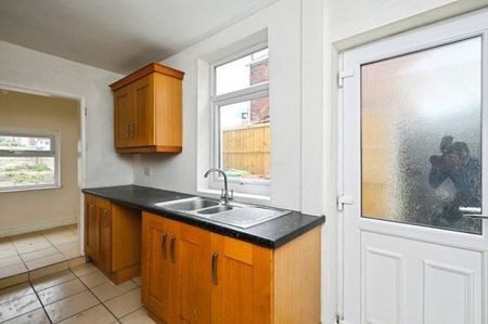 Kingsway, Kirkby-In-Ashfield, NG17, Property for rent - Photo 4