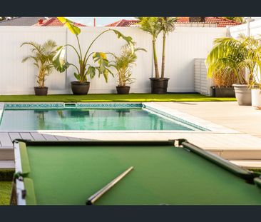 Grand Full Brick Family Home with Pool, Entertainer’s Paradise & Du... - Photo 2